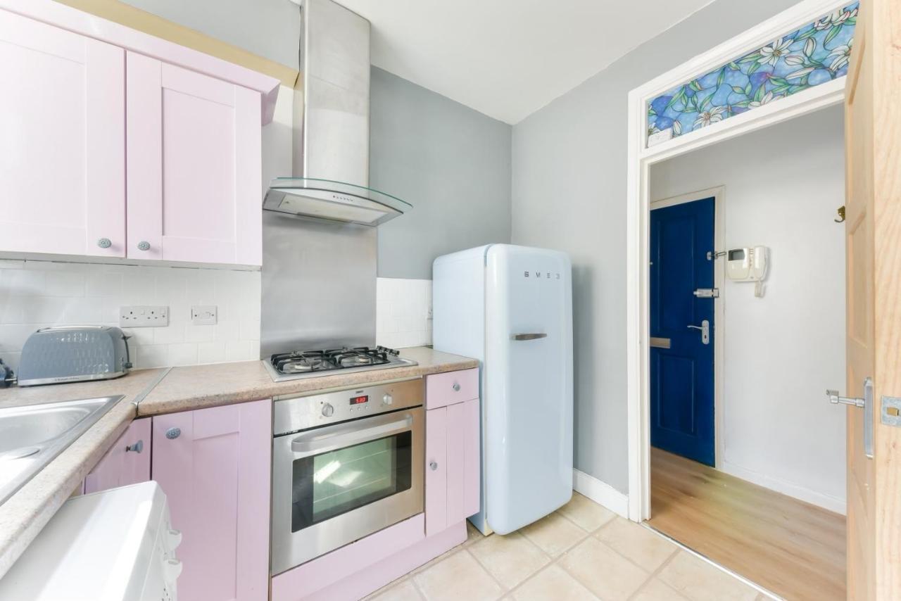 Cozy 1-Bed Apartment In Brixton London Bagian luar foto