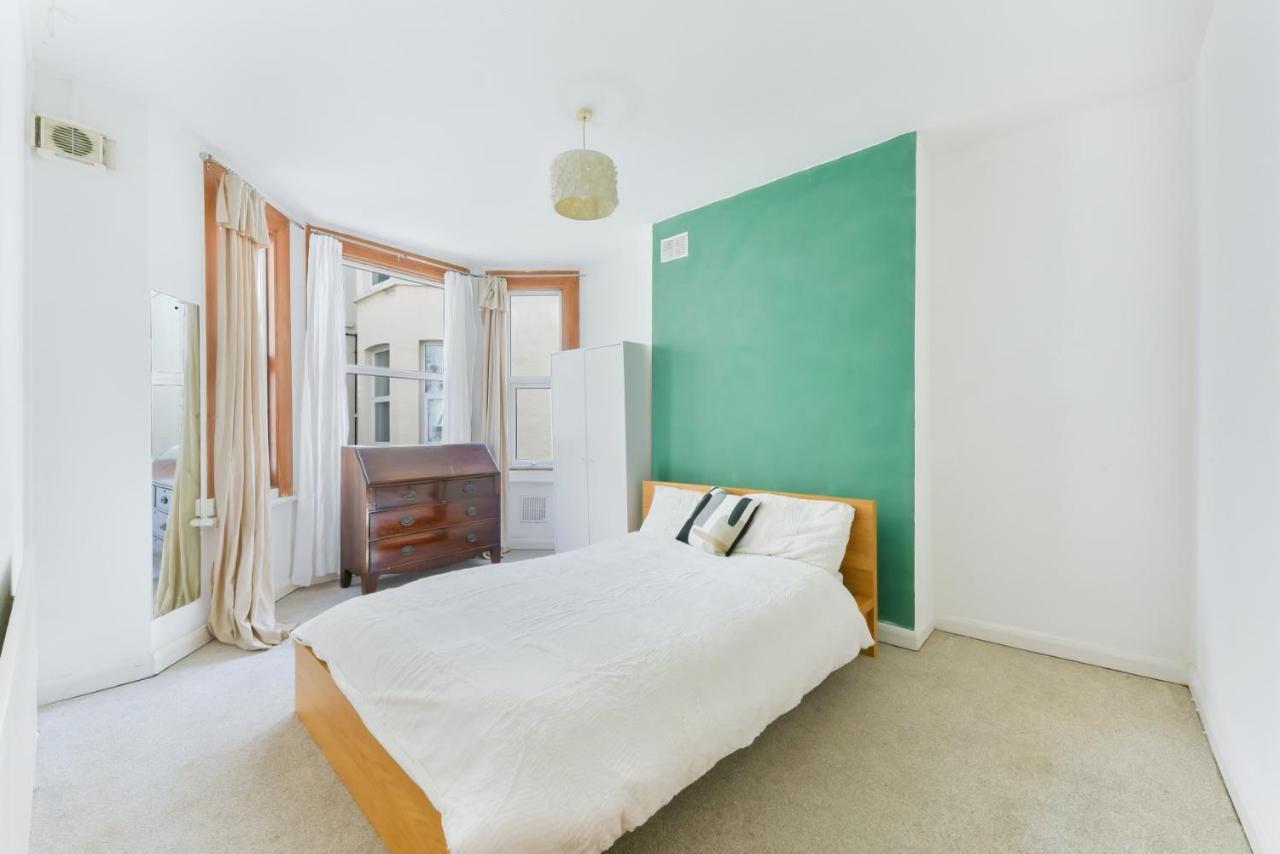 Cozy 1-Bed Apartment In Brixton London Bagian luar foto
